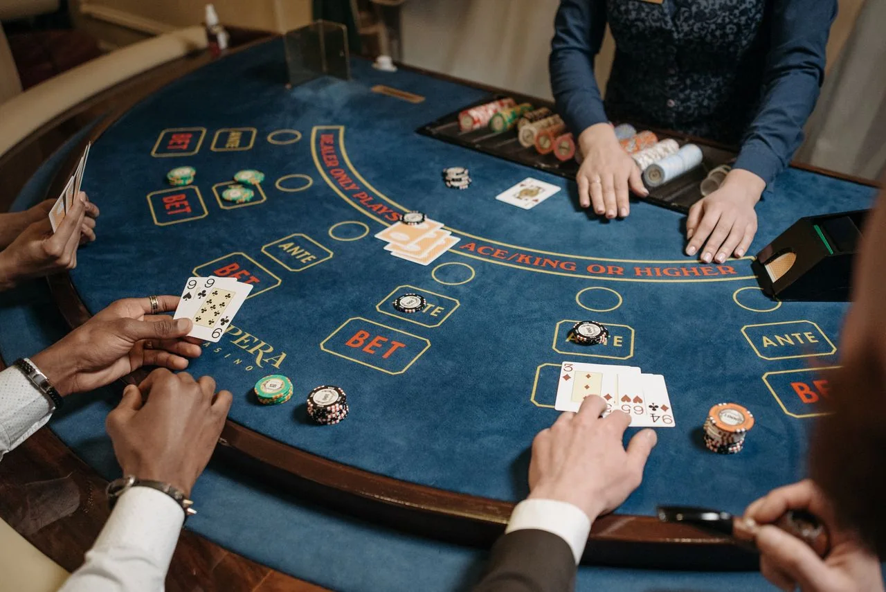Làm sao để chơi Blackjack trực tuyến an toàn?